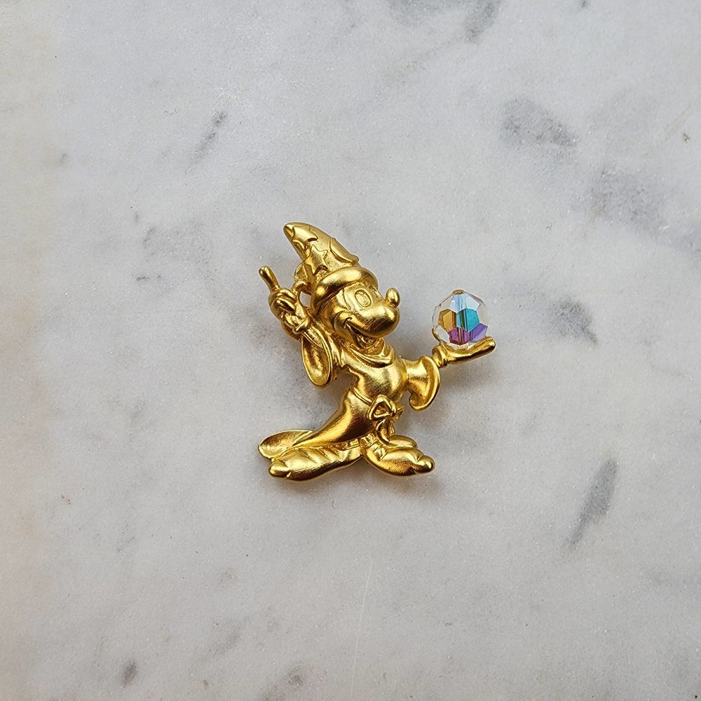 Disney Mickey Mouse Fantasia Sorcerer Apprentice Crystal Ball Gold Pin / Brooch